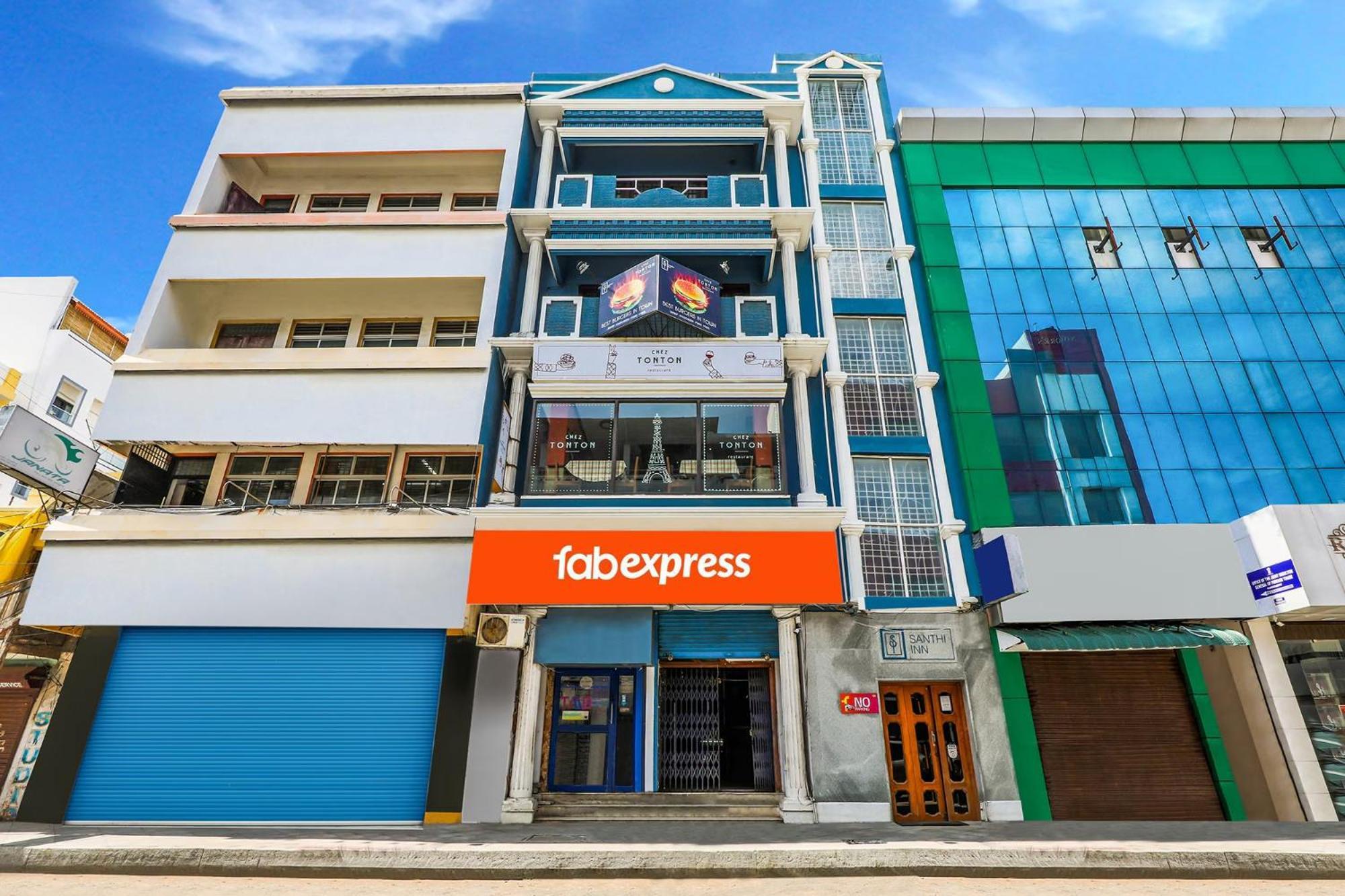 Fabexpress Santhi Inn - 500 Meters From Promenade Beach Puduccseri Kültér fotó