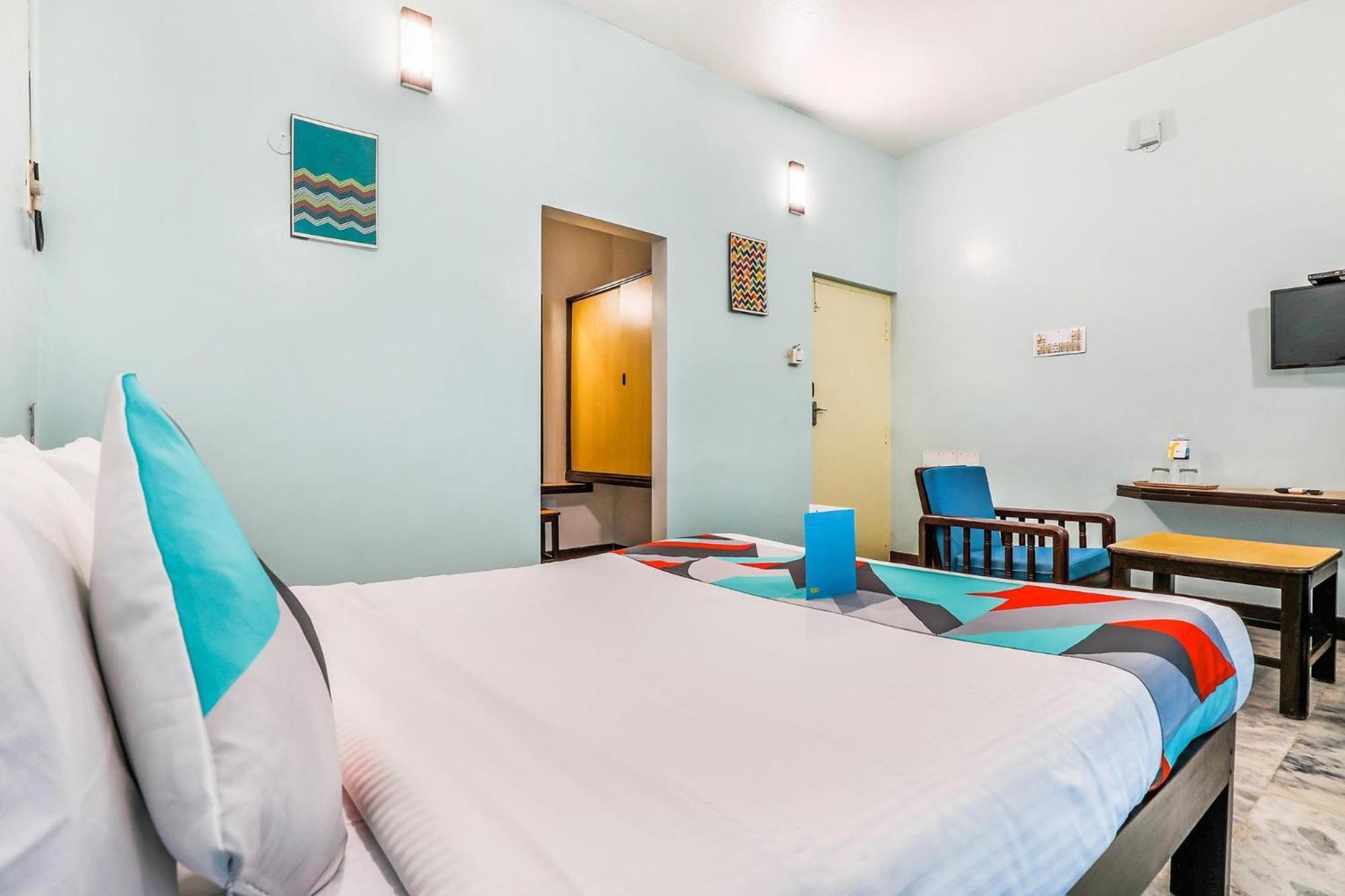 Fabexpress Santhi Inn - 500 Meters From Promenade Beach Puduccseri Kültér fotó