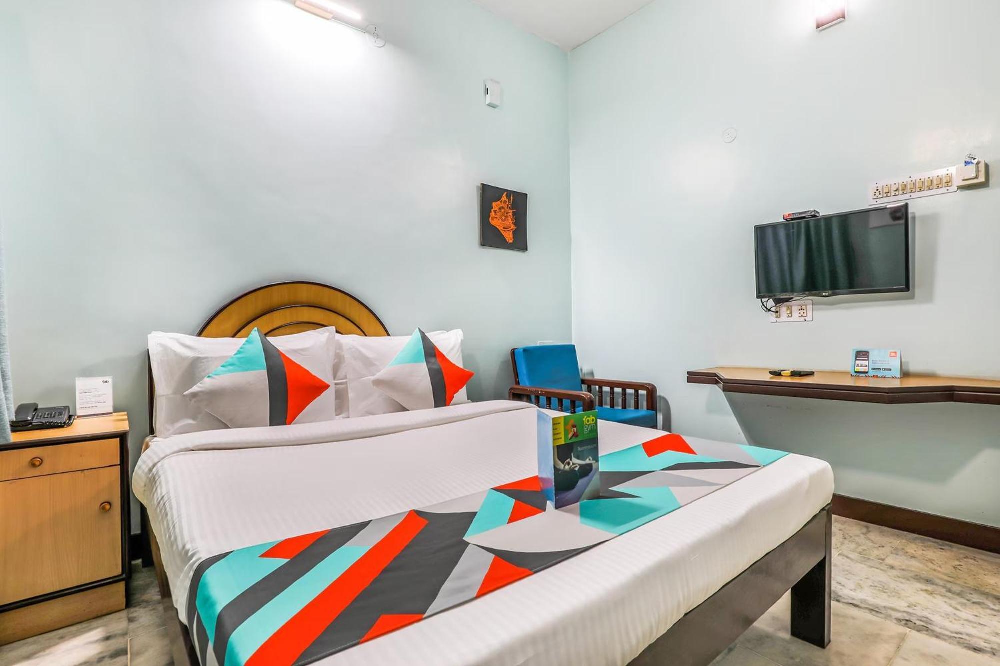 Fabexpress Santhi Inn - 500 Meters From Promenade Beach Puduccseri Kültér fotó