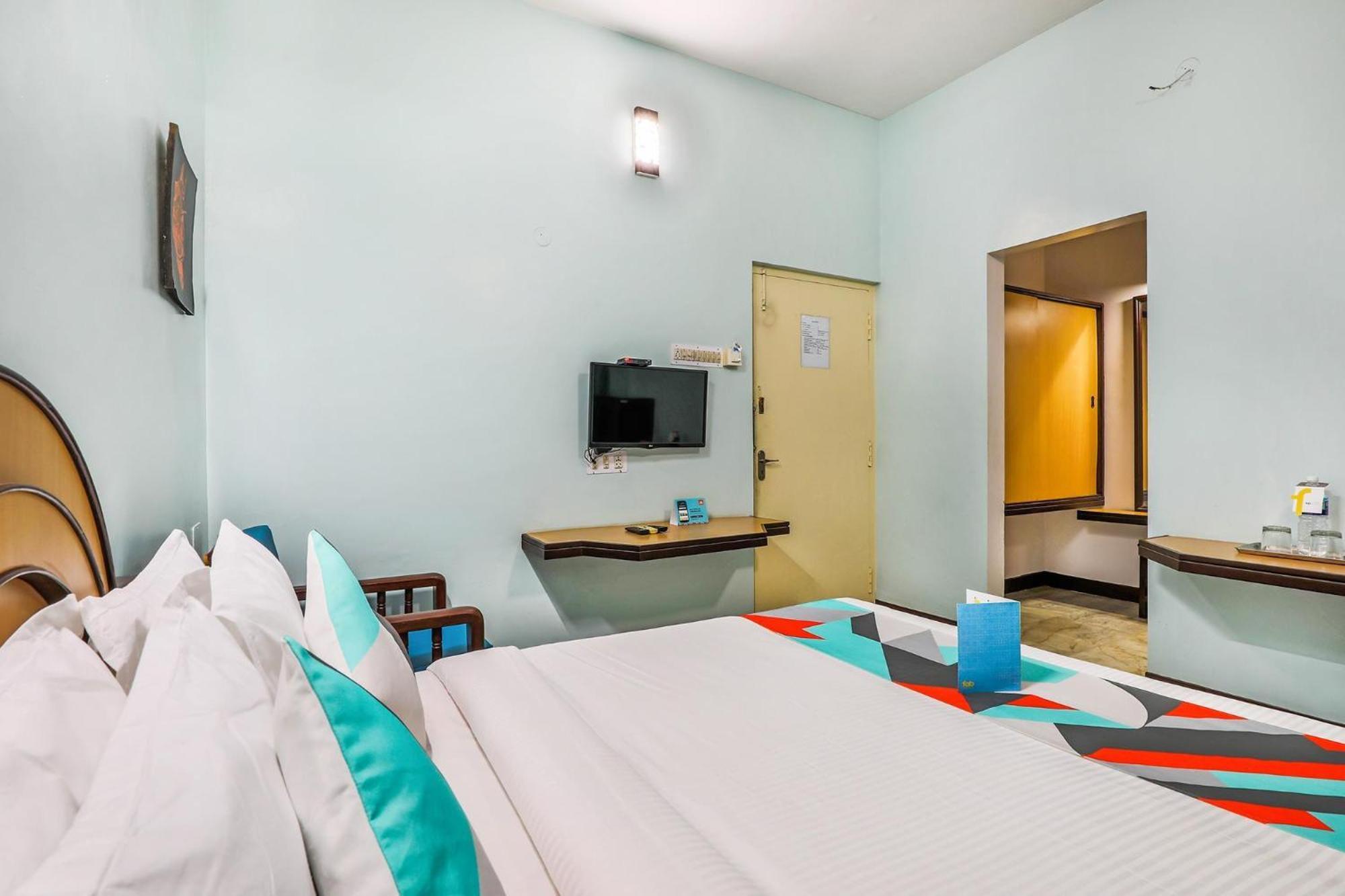 Fabexpress Santhi Inn - 500 Meters From Promenade Beach Puduccseri Kültér fotó
