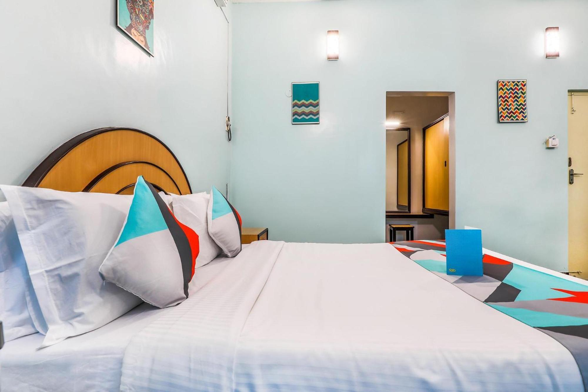 Fabexpress Santhi Inn - 500 Meters From Promenade Beach Puduccseri Kültér fotó