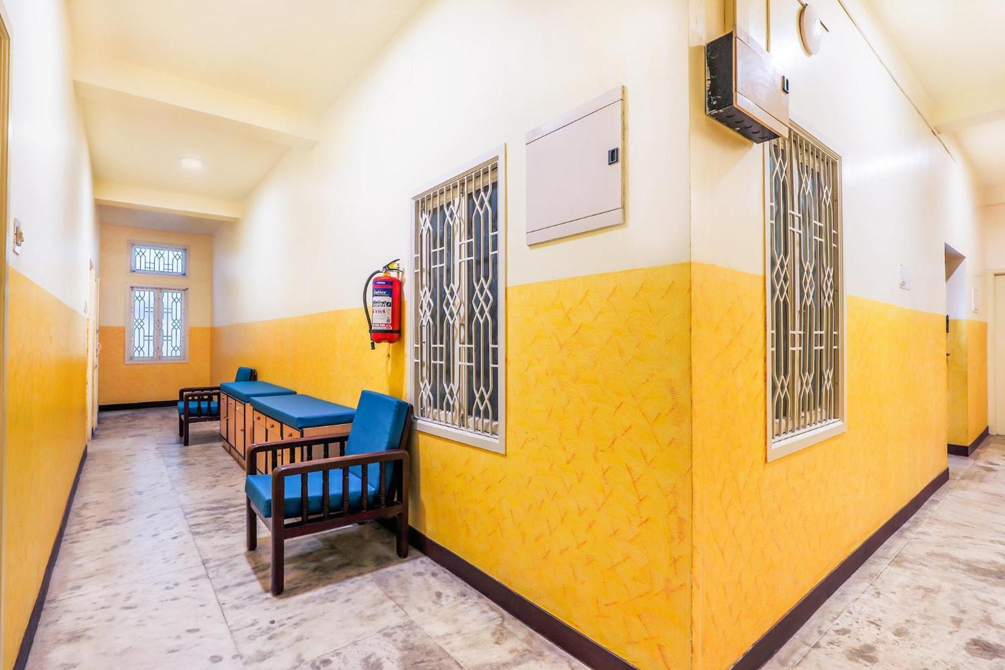 Fabexpress Santhi Inn - 500 Meters From Promenade Beach Puduccseri Kültér fotó
