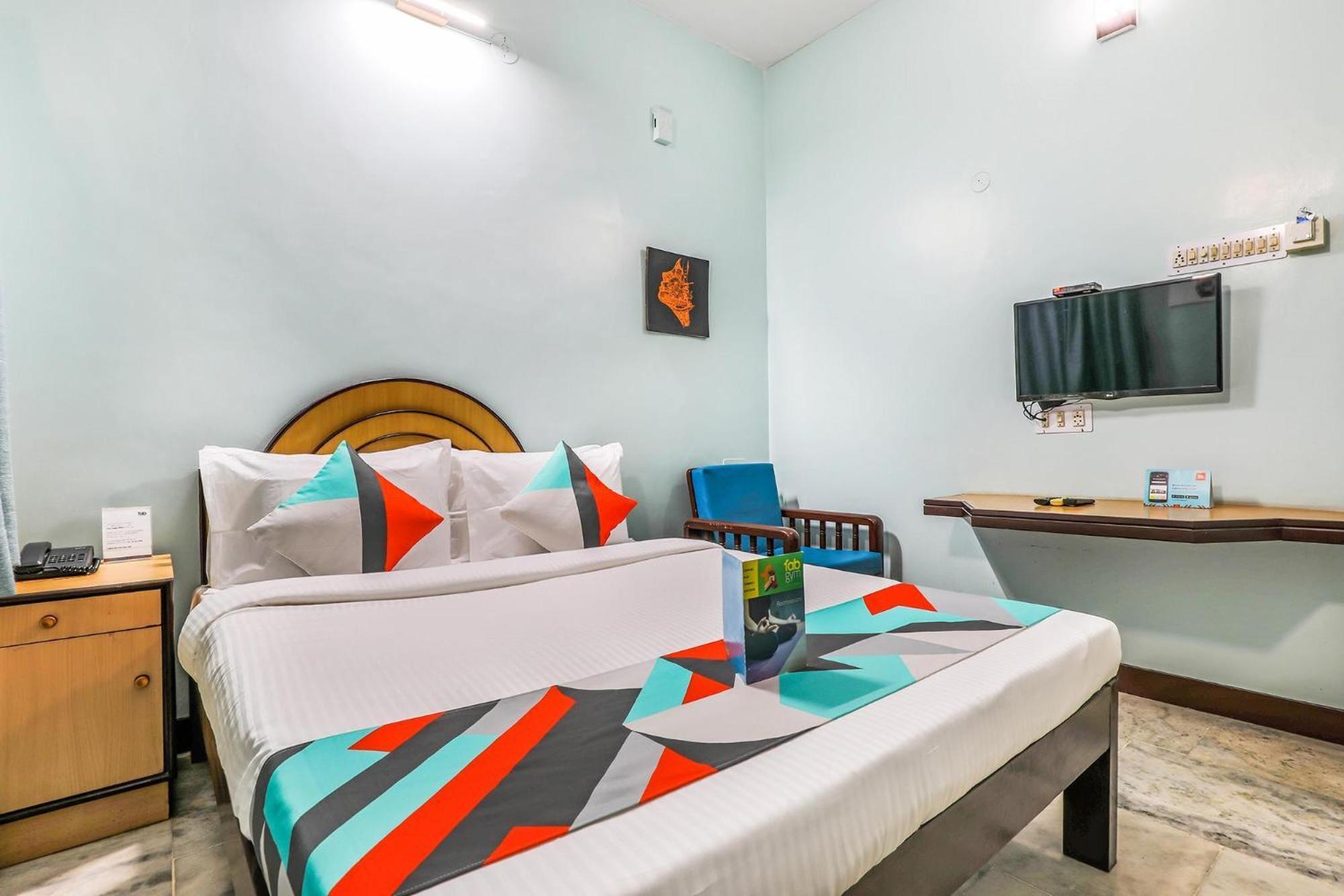Fabexpress Santhi Inn - 500 Meters From Promenade Beach Puduccseri Kültér fotó